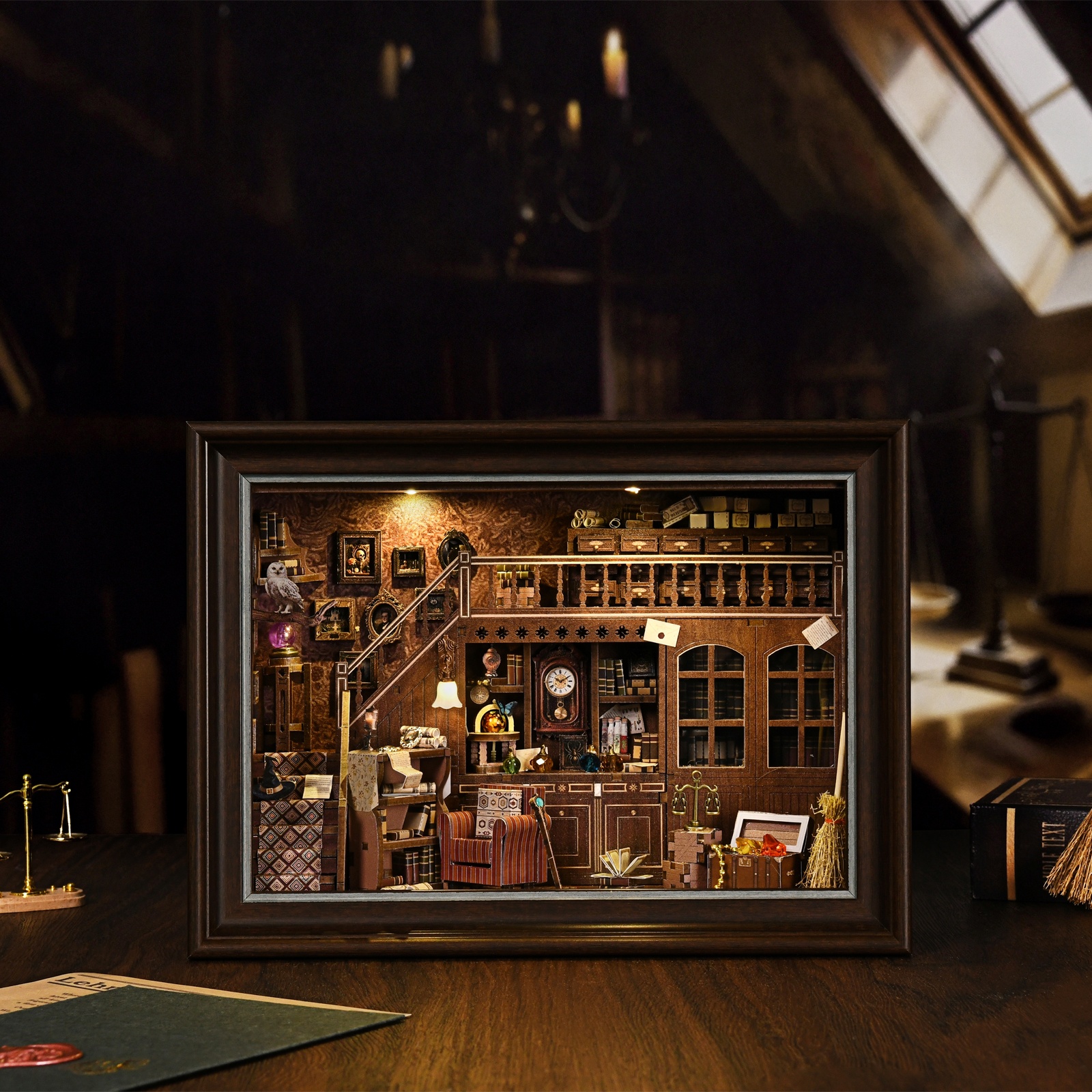 Book Nook Kit Secret Attic DIY - Engraved Wood Frame avis et prix