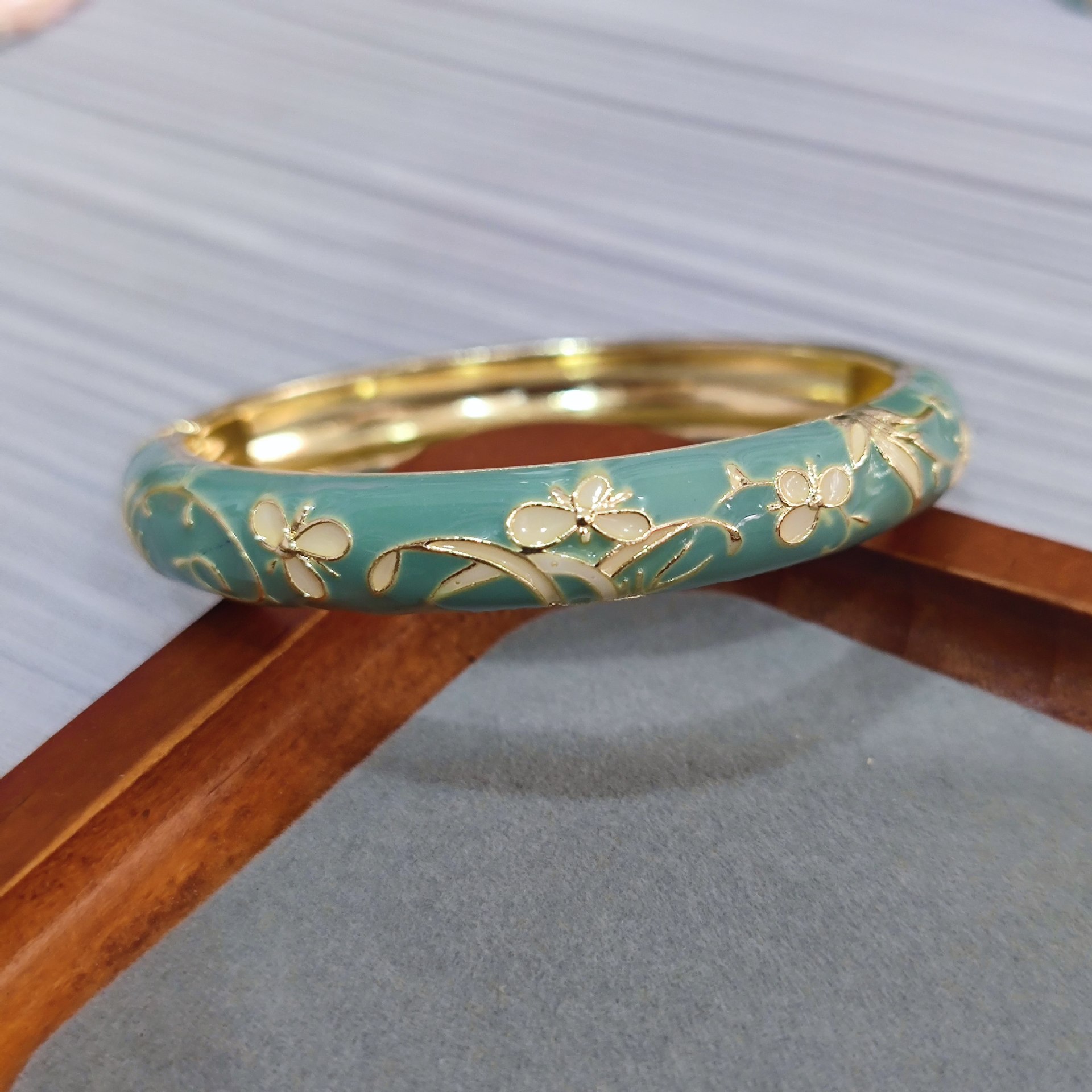Open cuff bangle Enamel floral - Coordinates Bracelet avis et prix