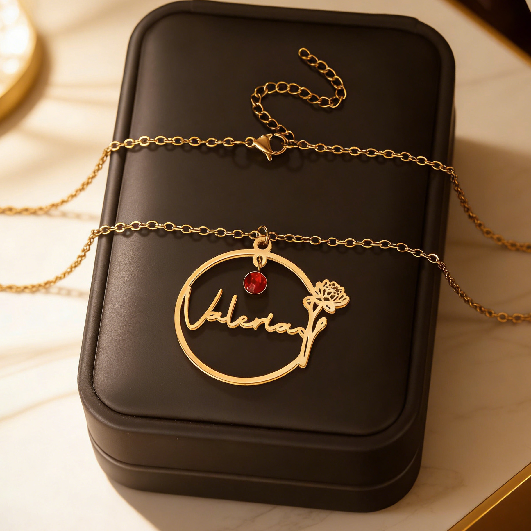 Haiyufly Custom Name Necklace  - Birth Flower Necklace avis et prix