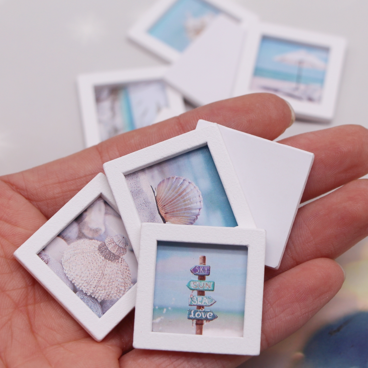 Dollhouse Miniature Wooden Oce - Engraved Wood Frame avis et prix