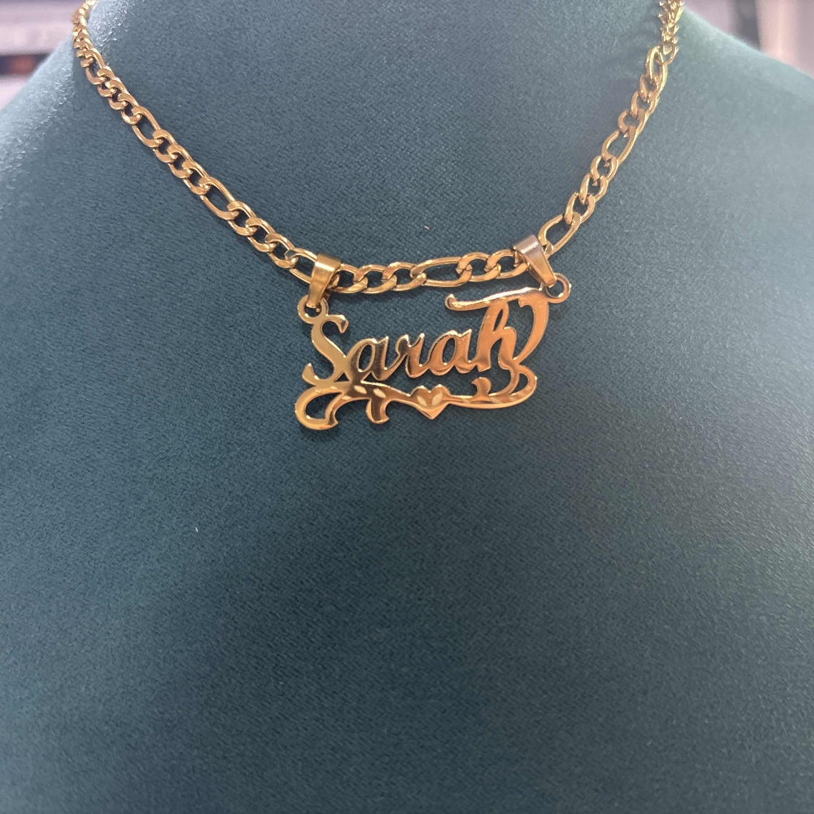 Custom Figaro Chain Heart Name - Name Necklace Custom avis et prix