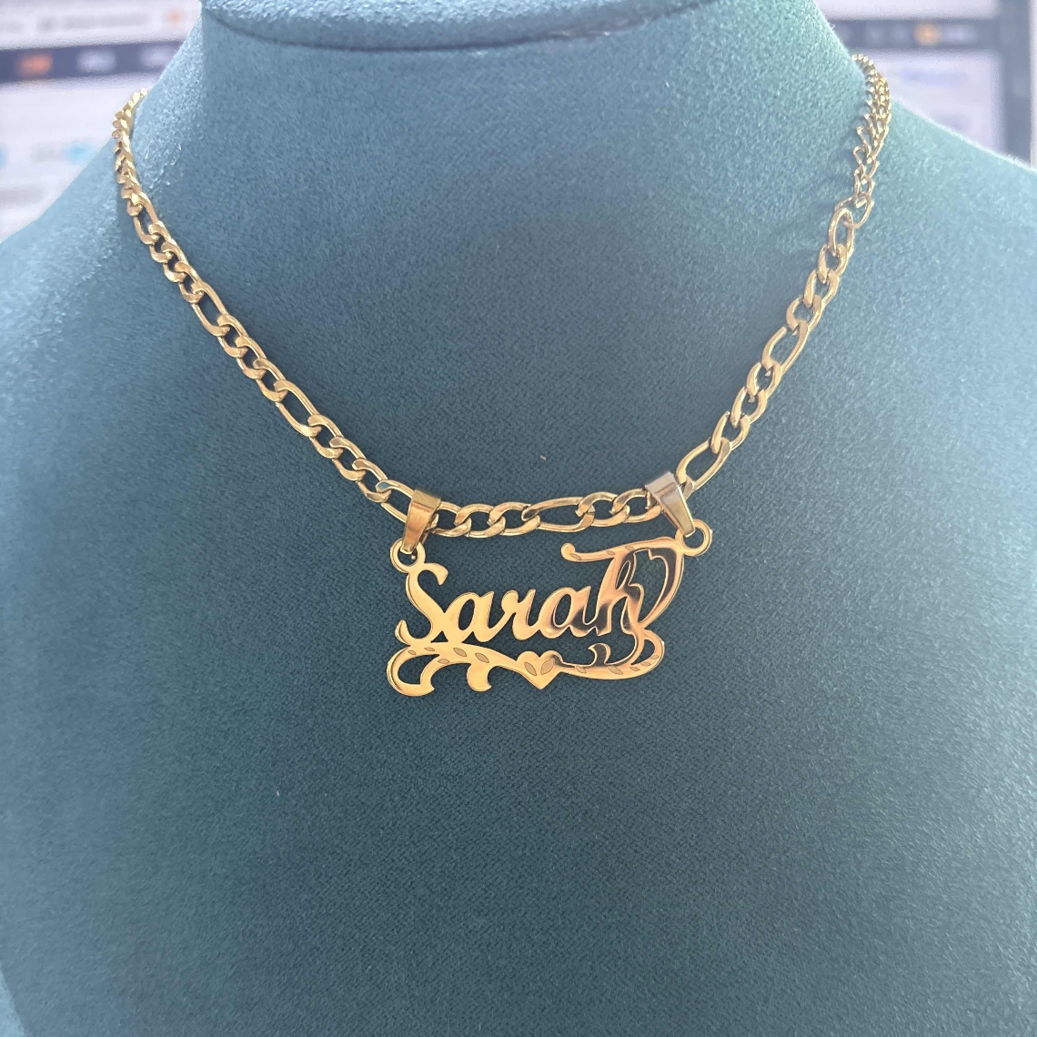 Custom Figaro Chain Heart Name - Name Necklace Custom avis et prix